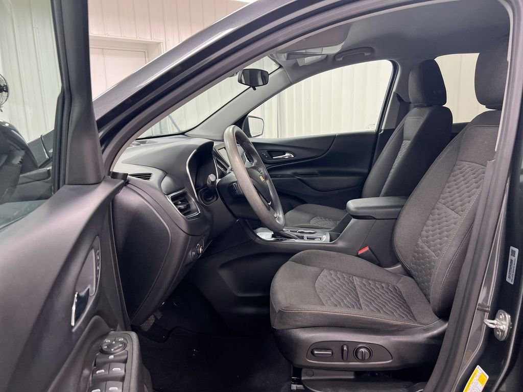 Used 2021 Chevrolet Equinox LT FWD image 19