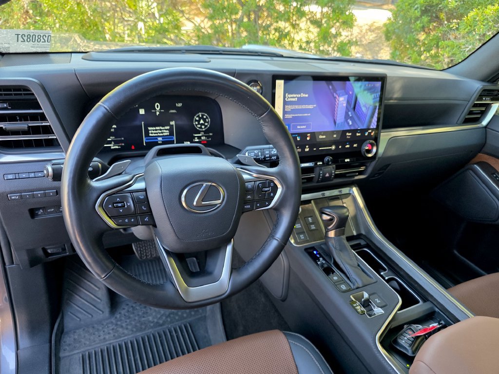 Used 2024 Lexus GX 550 AWD/4WD image 16