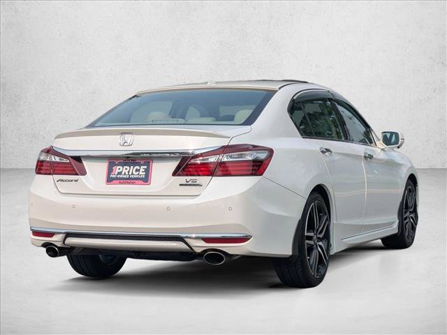 Used 2016 Honda Accord Touring image 5