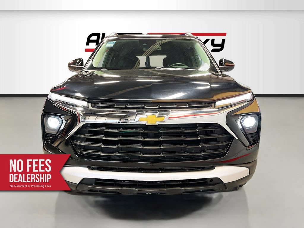 Used 2024 Chevrolet TrailBlazer LT w/ Convenience Package AWD/4WD image 2