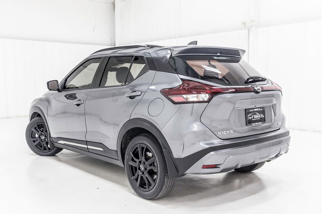 Used 2023 Nissan Kicks SR image 4