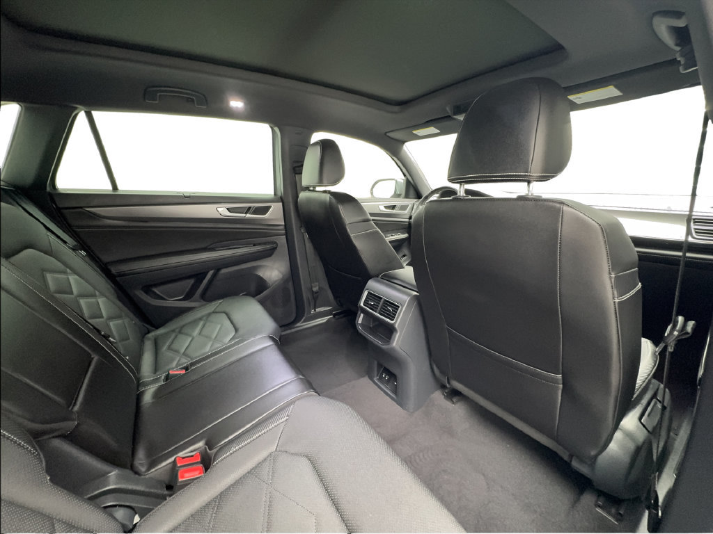 Used 2024 Volkswagen Atlas Cross Sport SE FWD image 30