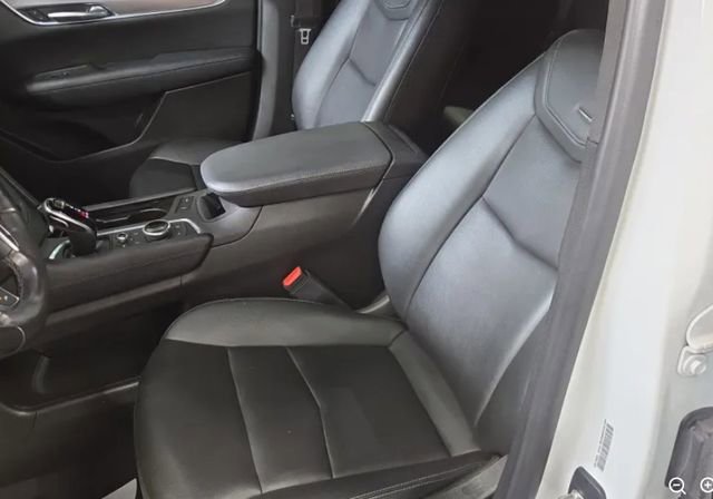 Used 2021 Cadillac XT5 Luxury w/ LPO, Floor Liner Package FWD image 3
