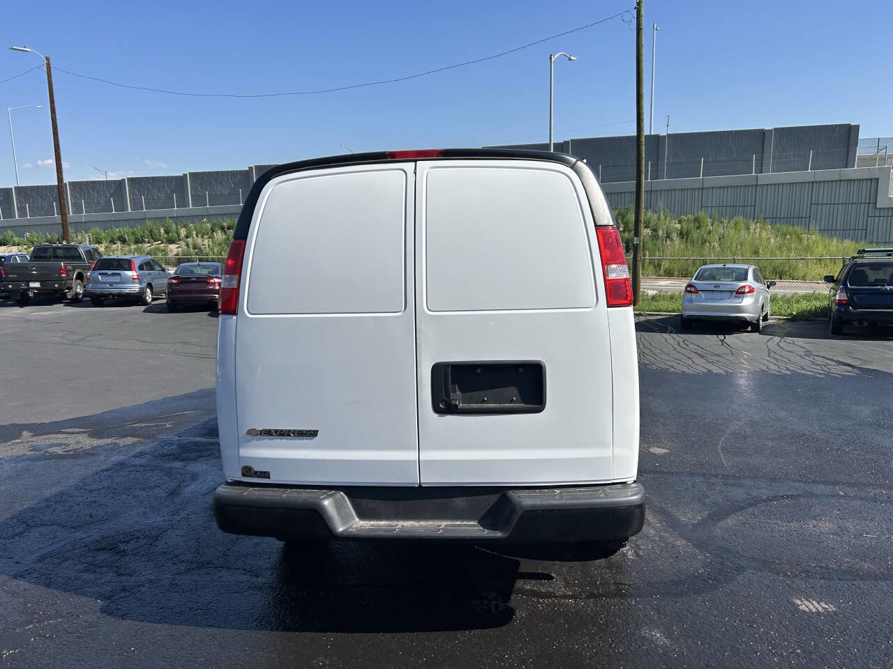 Used 2020 Chevrolet Express 2500 2500 3dr Cargo Van w/ Driver Convenience Package image 13