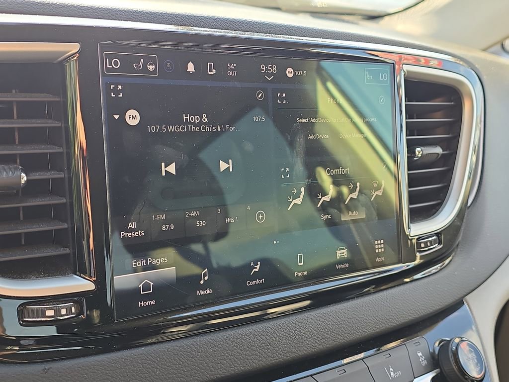 Used 2024 Chrysler Pacifica Touring-L FWD image 27