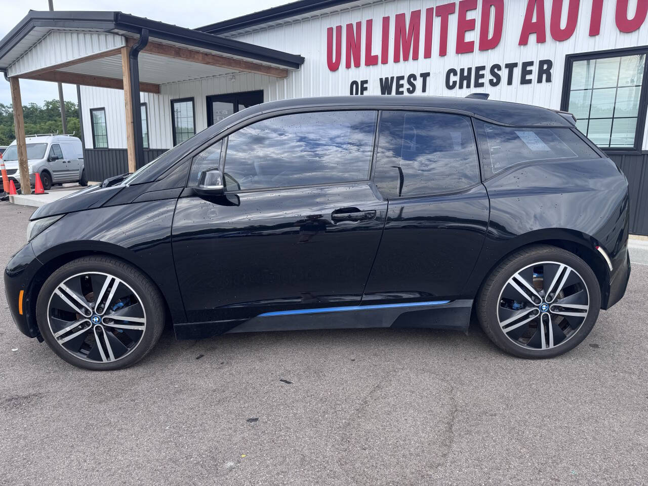 Used 2016 BMW i3 w/ Range Extender RWD image 9