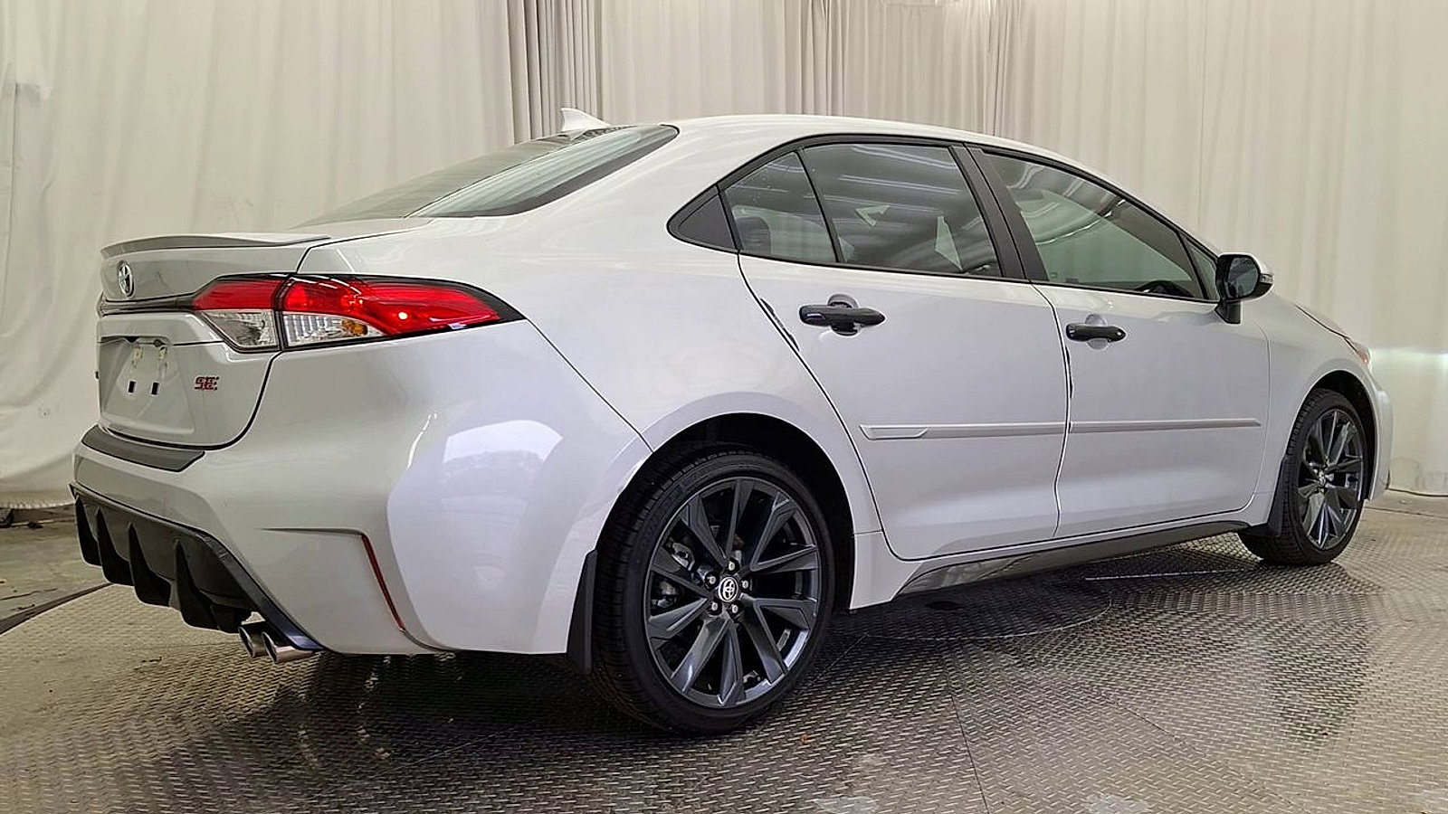 Certified 2026 Toyota Corolla SE FWD image 3