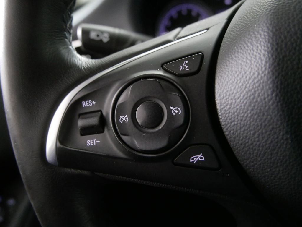 Used 2021 Buick Enclave Essence image 21