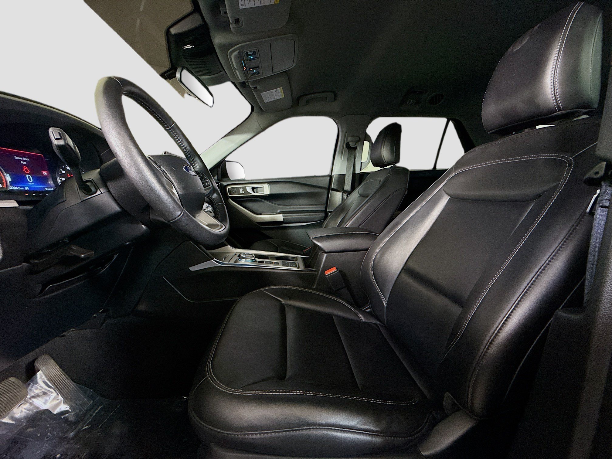 Used 2023 Ford Explorer XLT w/ Equipment Group 202A RWD image 22