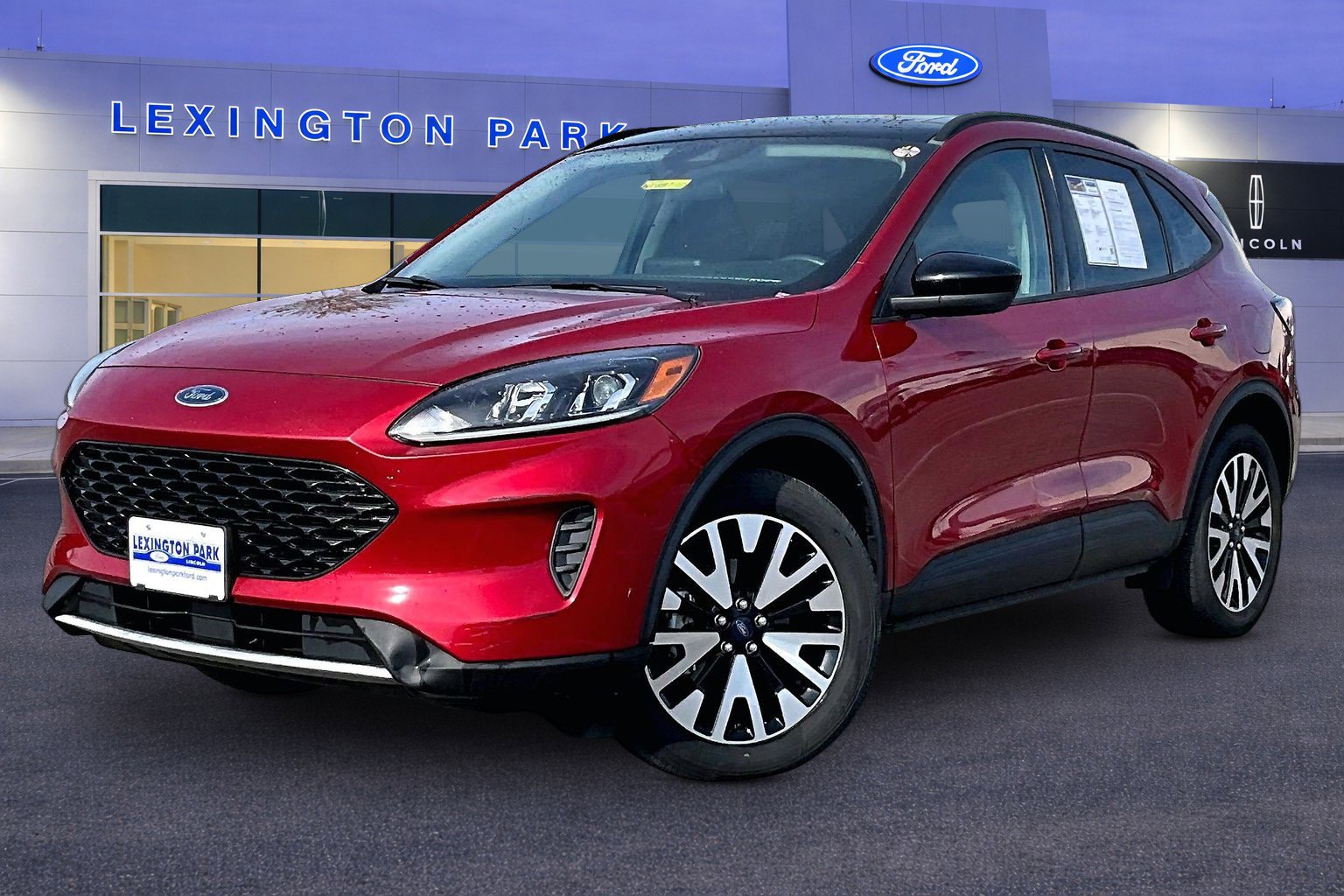 Used 2020 Ford Escape SE Sport AWD/4WD image 3