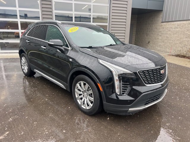 Used 2021 Cadillac XT4 Premium Luxury w/ Cold Weather Package image 3