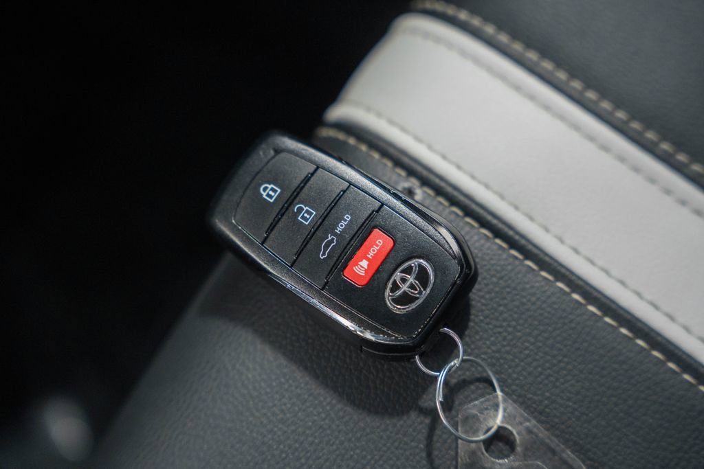 Used 2025 Toyota Camry SE image 42