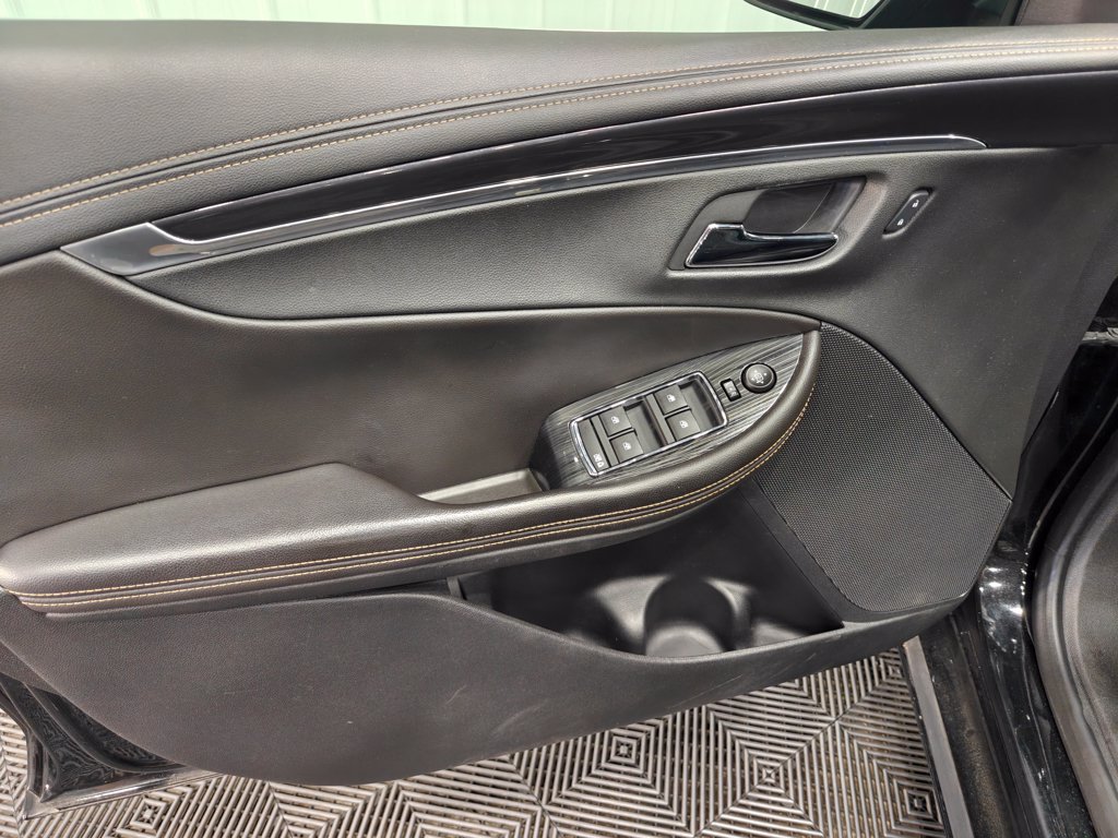 Used 2016 Chevrolet Impala LT w/ Convenience Package FWD image 33