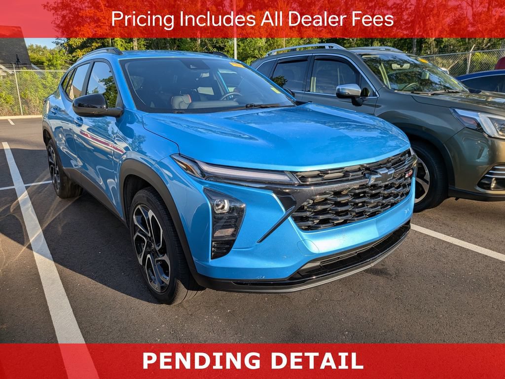 Used 2025 Chevrolet Trax RS w/ Driver Confidence Package
