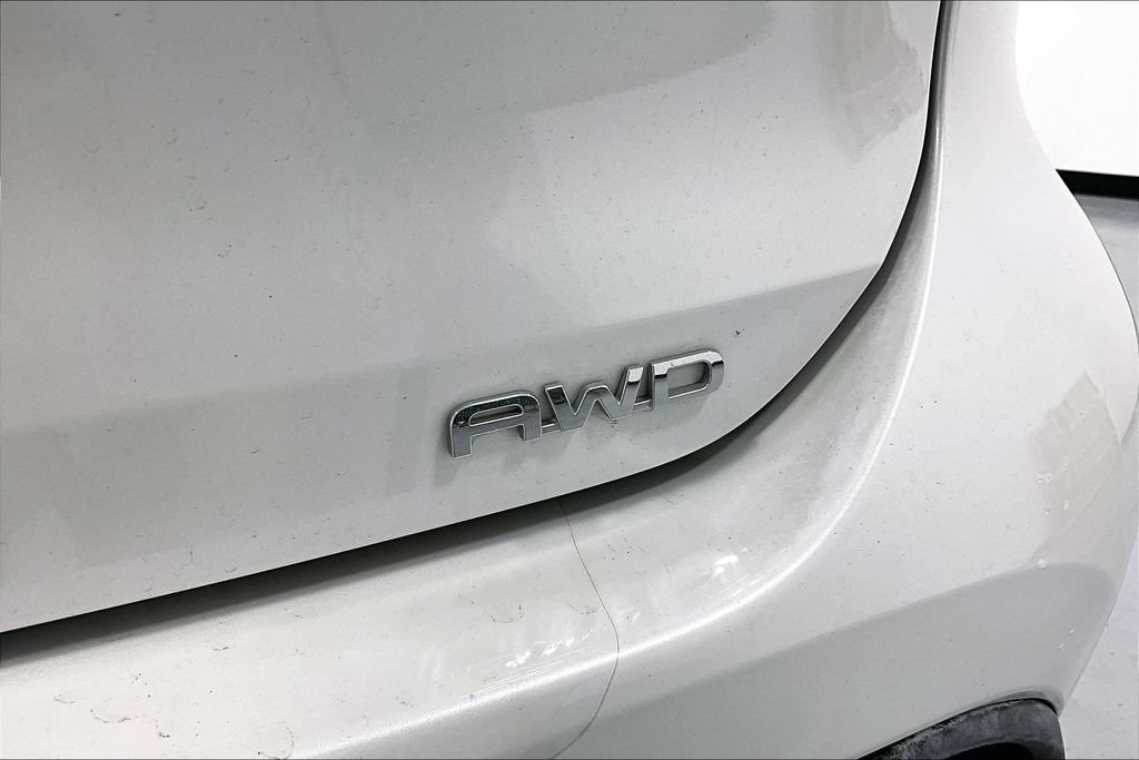 Used 2023 Toyota Highlander L AWD/4WD image 38