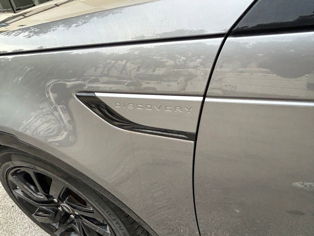 Used 2021 Land Rover Discovery S R-Dynamic image 15