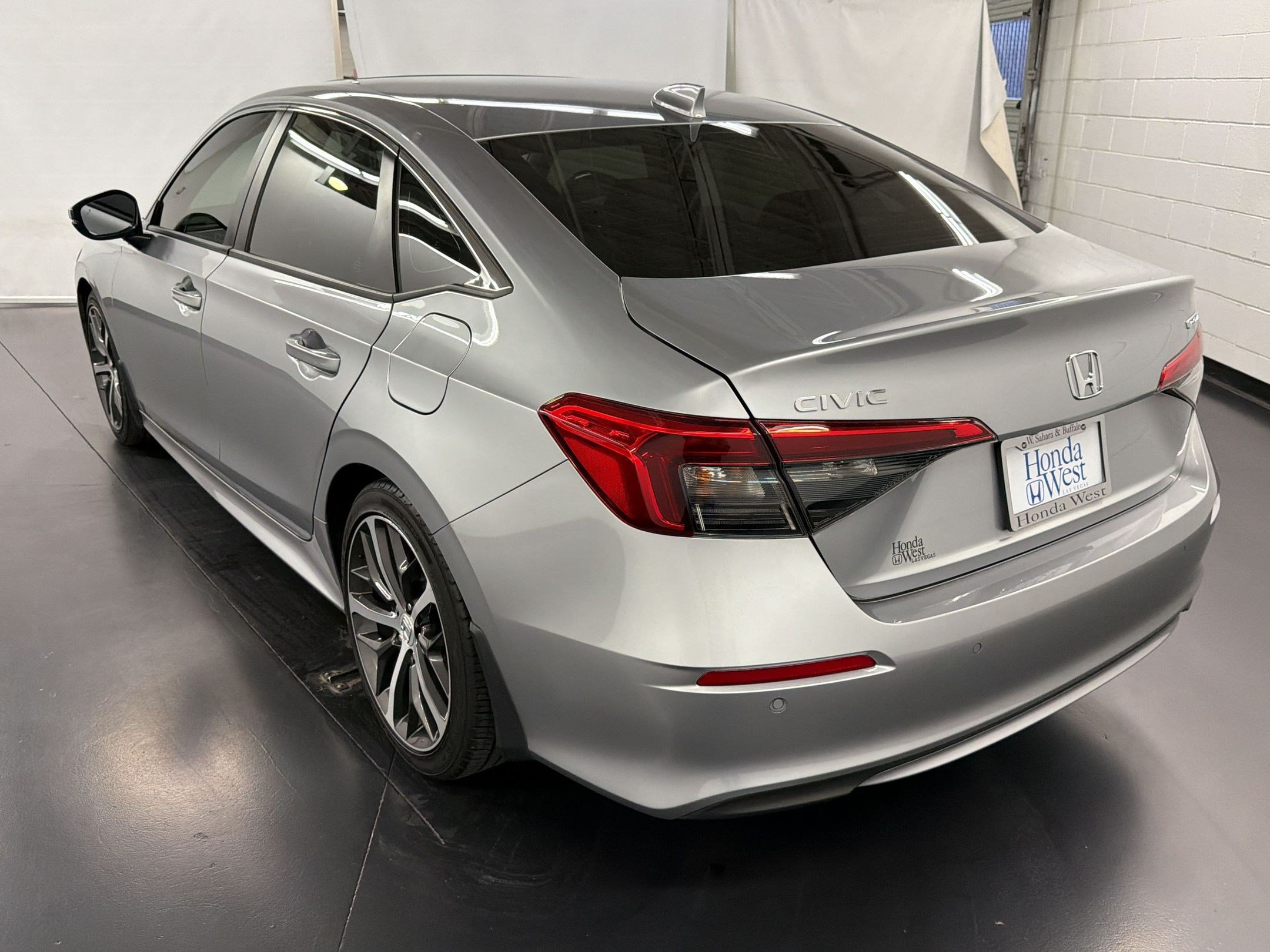 Certified 2022 Honda Civic Touring image 3