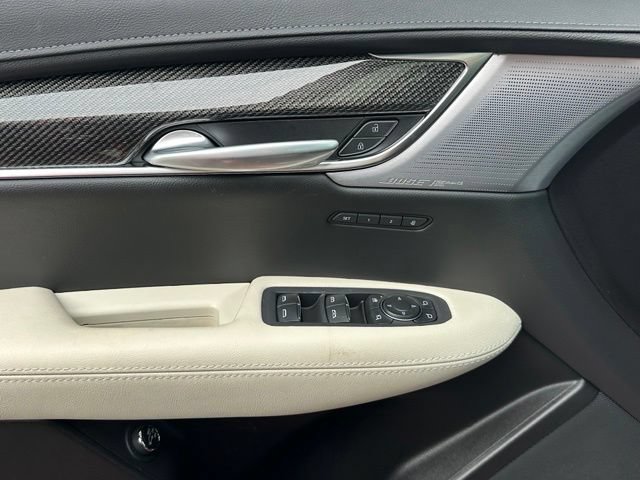 Used 2025 Cadillac XT5 Sportv w/ Technology Package AWD/4WD image 31