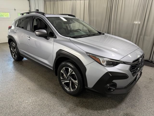 Used 2024 Subaru Crosstrek 2.0i Premium AWD/4WD image 3