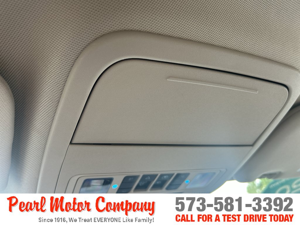 Used 2020 Ford Explorer Platinum w/ Premium Technology Package AWD/4WD image 15
