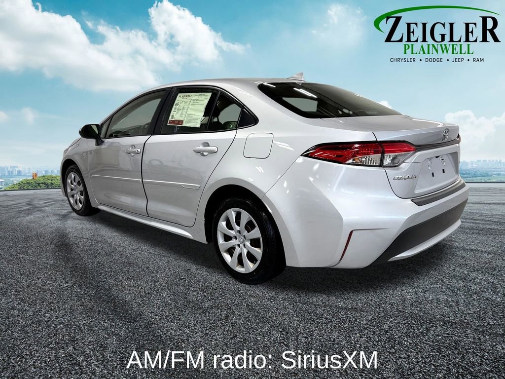 Used 2021 Toyota Corolla LE image 3