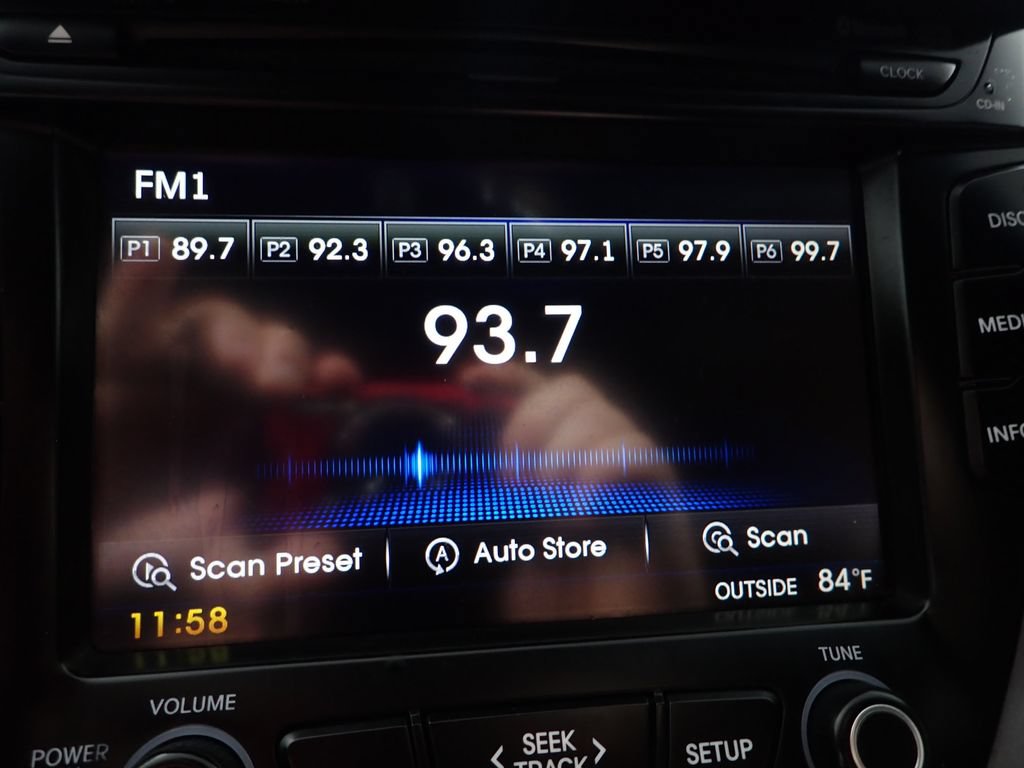 Used 2016 Hyundai Veloster Turbo FWD image 3