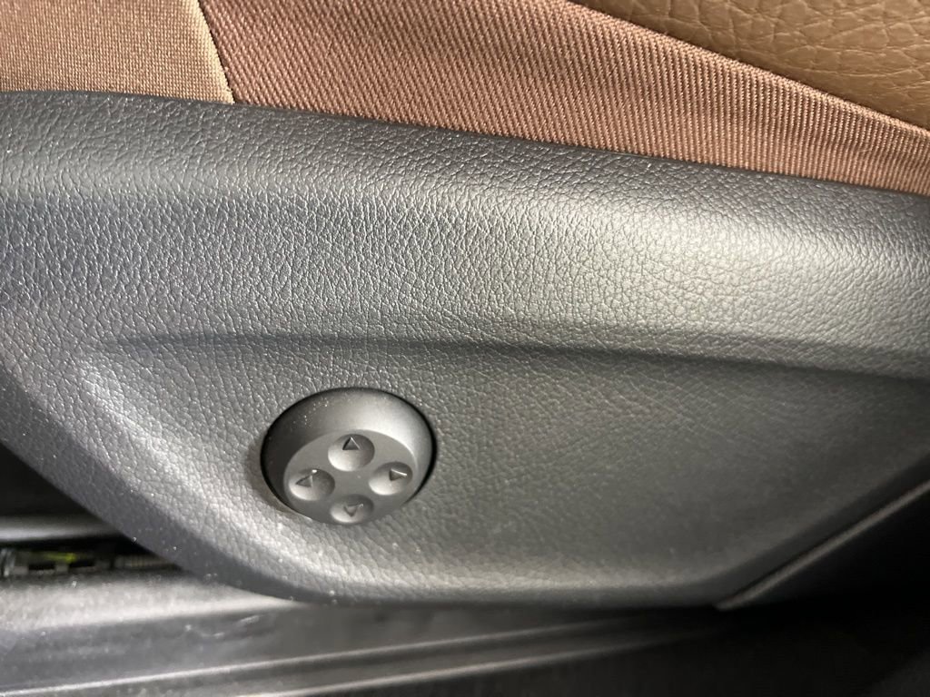 Certified 2025 Mercedes-Benz GLS 450 4MATIC image 4