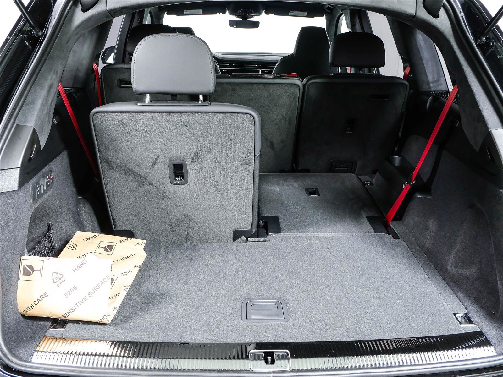 New 2026 Audi SQ7 Prestige AWD/4WD image 34