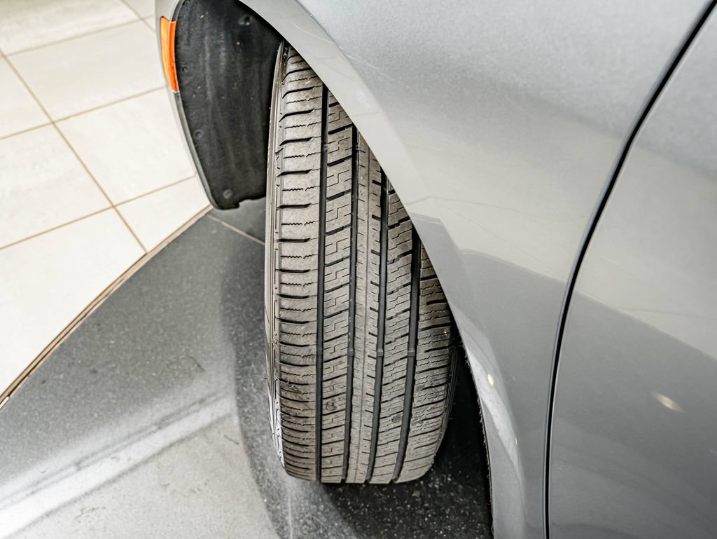 Used 2018 Chrysler Pacifica Touring-L Plus w/ Tire & Wheel Group FWD image 47