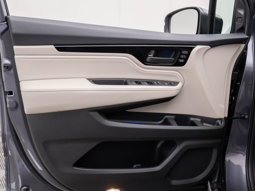 New 2026 Honda Odyssey Touring image 14