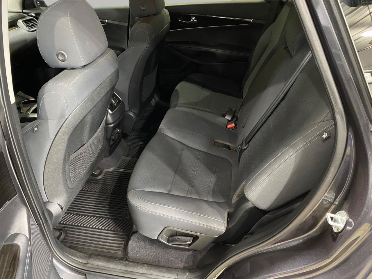 Used 2019 Kia Sorento FWD w/ LX Convenience Package image 17