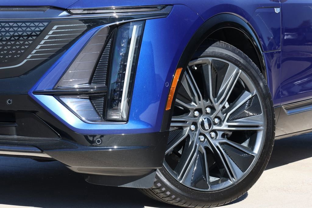 Certified 2025 Cadillac Lyriq Sport image 7