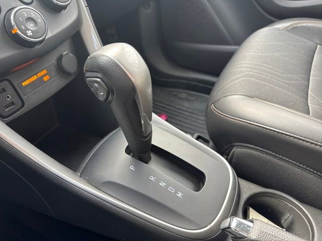 Used 2022 Chevrolet Trax LT w/ LT Convenience Package image 24