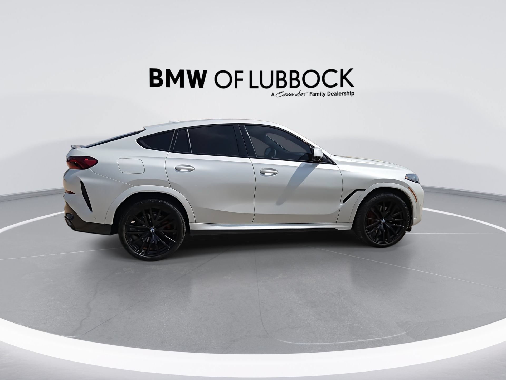 Used 2026 BMW X6 xDrive40i w/ Executive Package AWD/4WD image 9