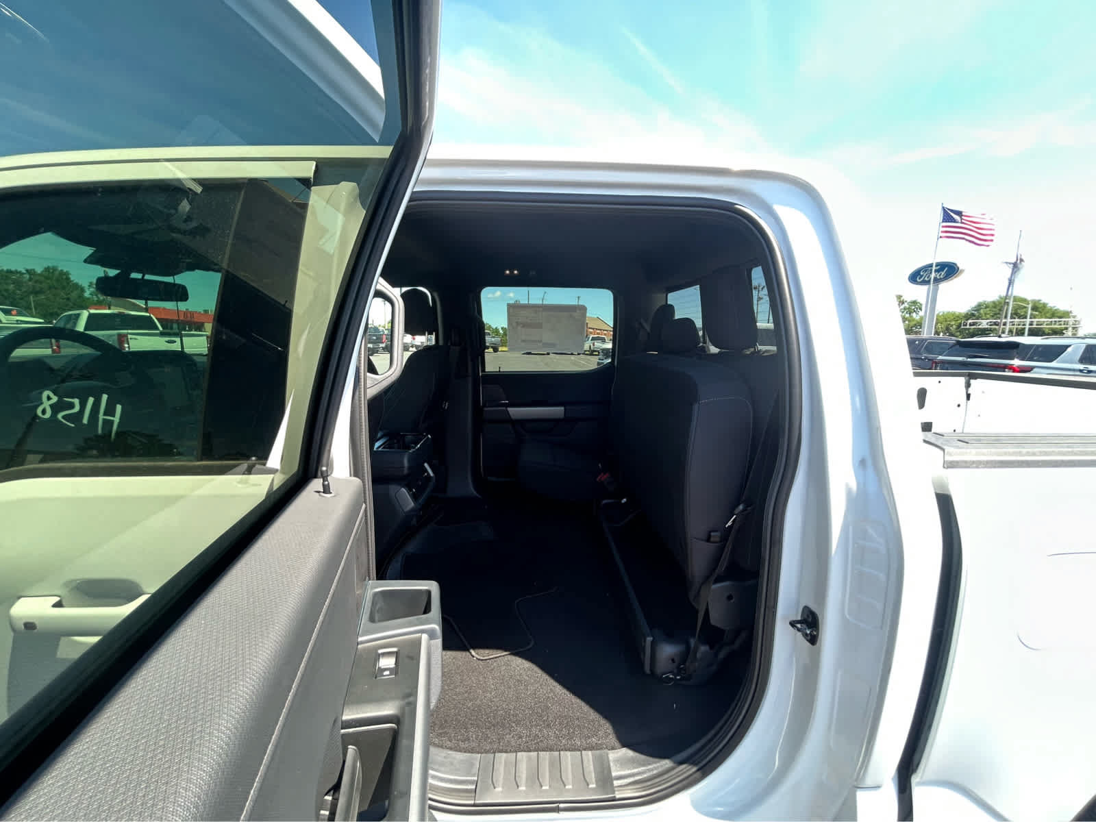 New 2026 Ford F150 XLT w/ Equipment Group 302A MID AWD/4WD image 9