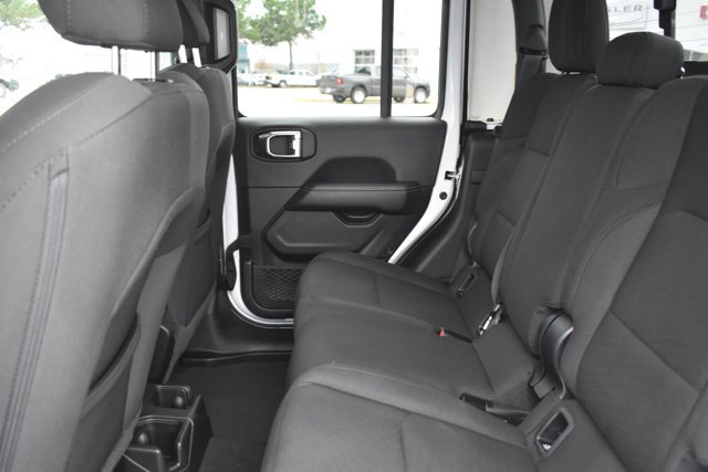 Used 2023 Jeep Gladiator Overland image 15