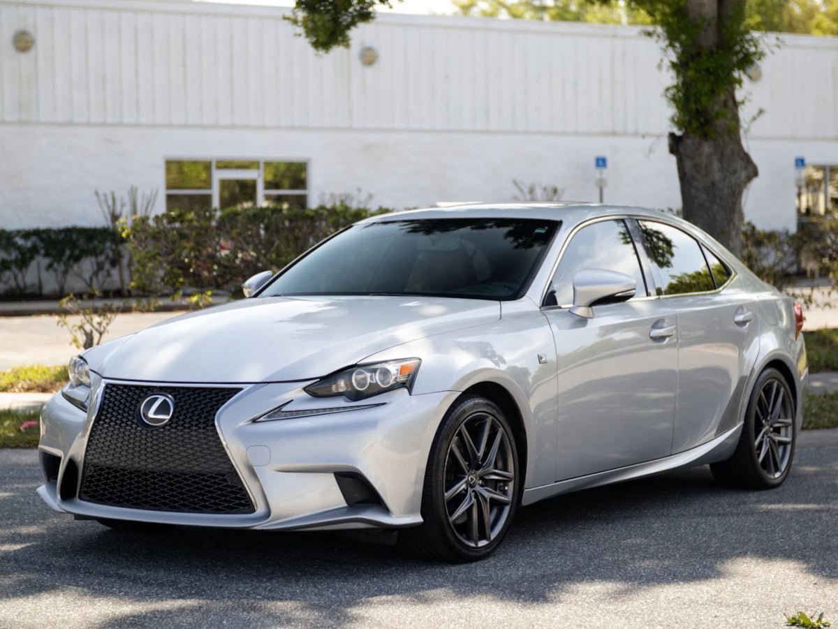 Used 2016 Lexus IS 200t w/ F Sport Package RWD image 7