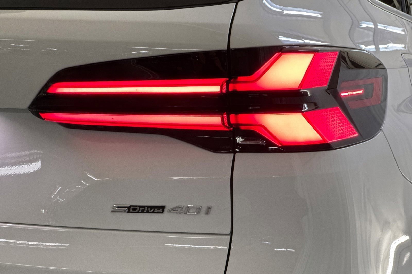 Used 2026 BMW X5 sDrive40i w/ Climate Comfort Package RWD image 13