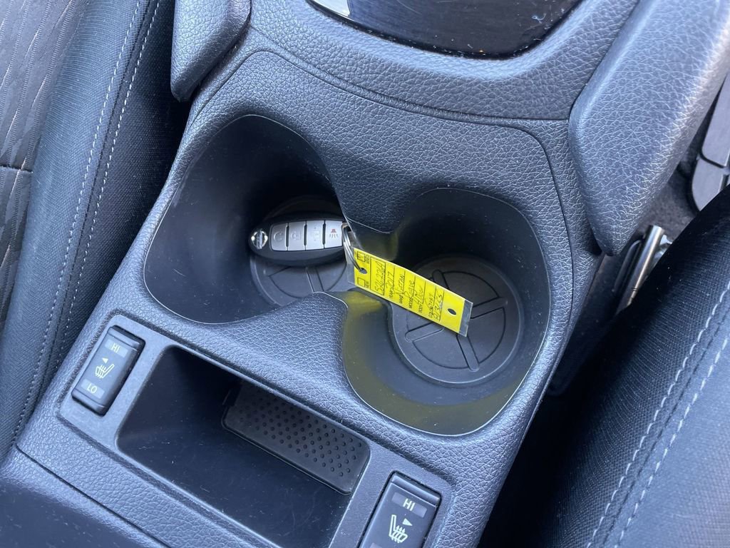 Used 2017 Nissan Rogue SV image 28