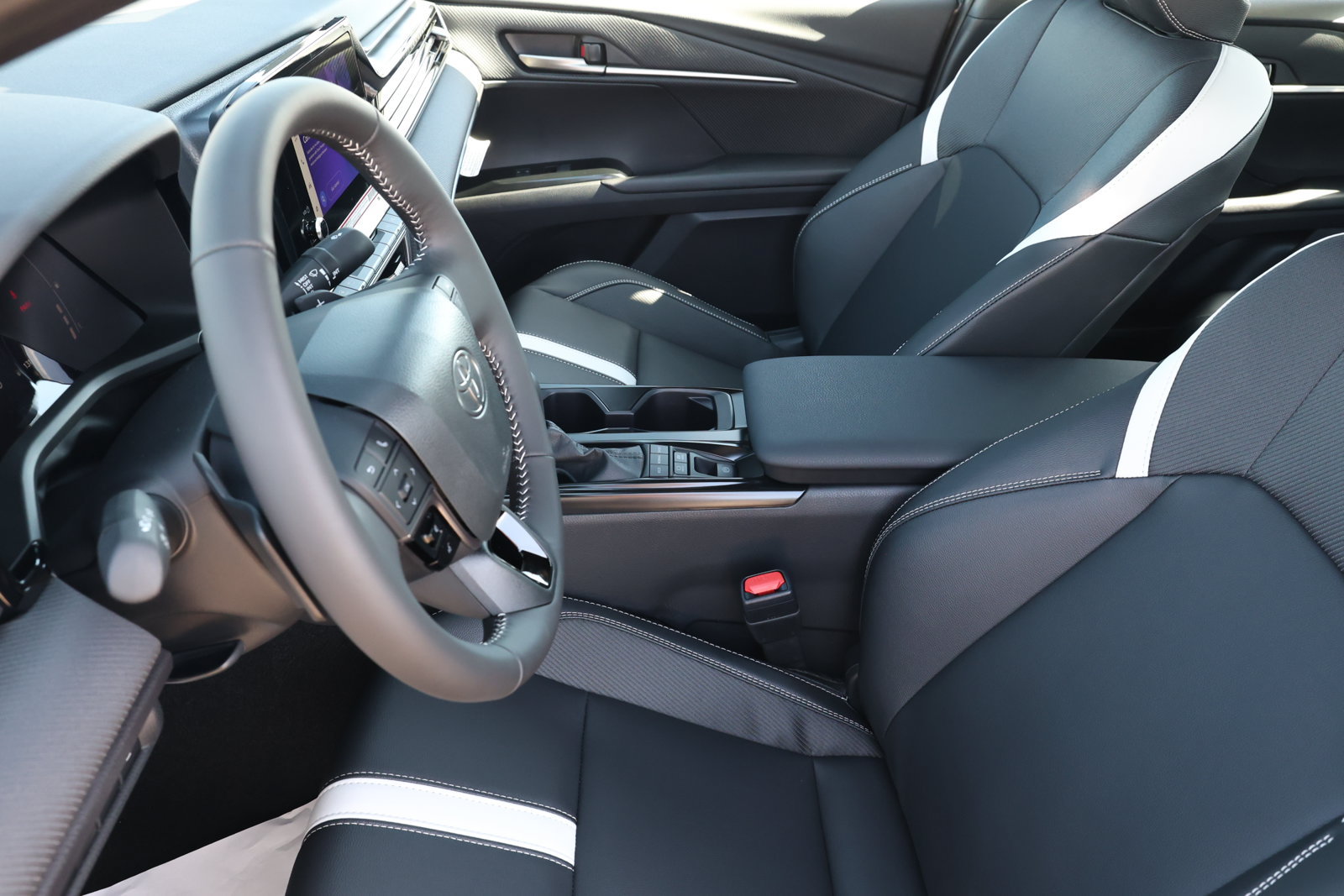 New 2027 Toyota Camry SE w/ Convenience Package FWD image 14