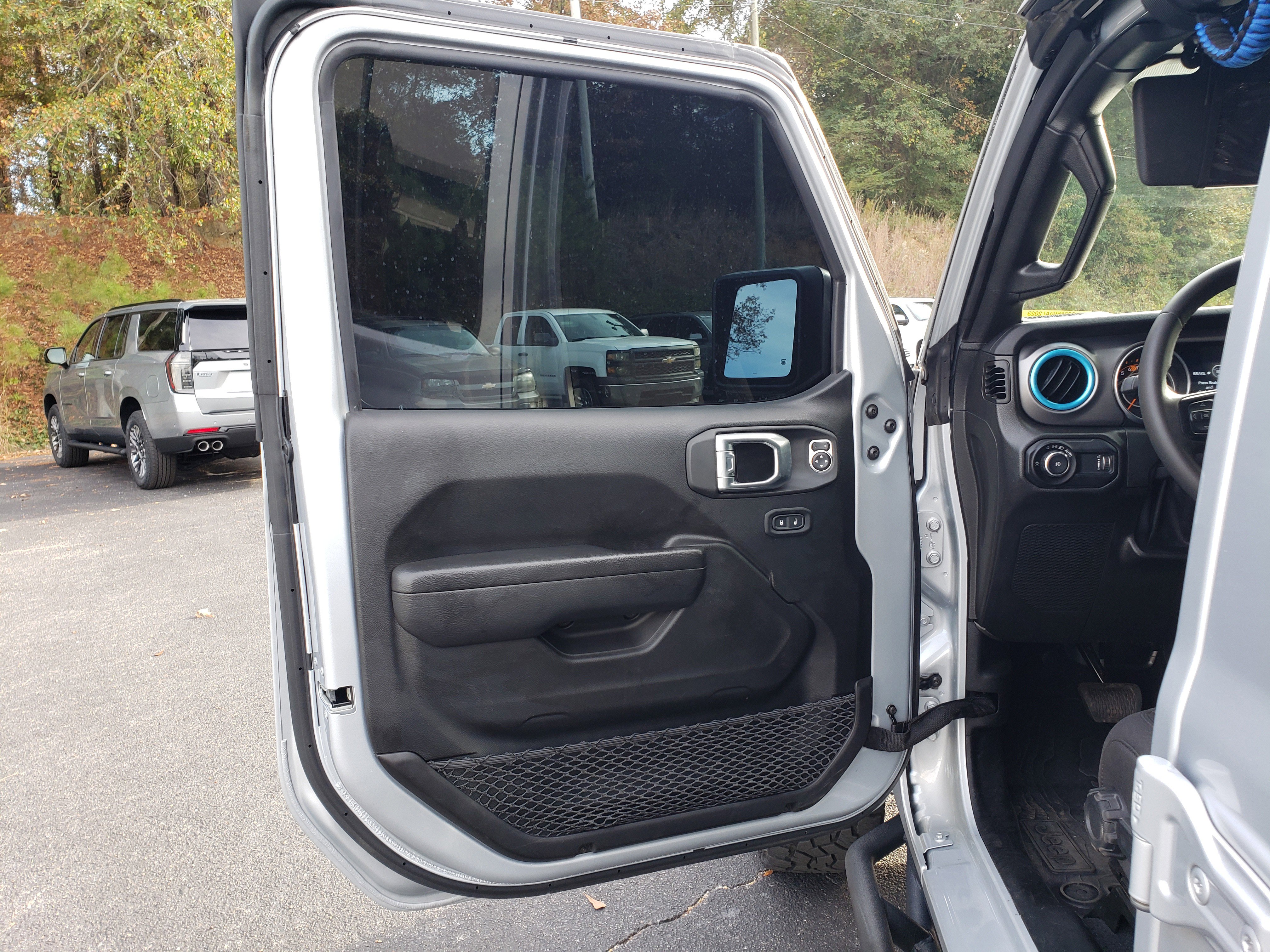 Used 2023 Jeep Wrangler Unlimited Sport image 14