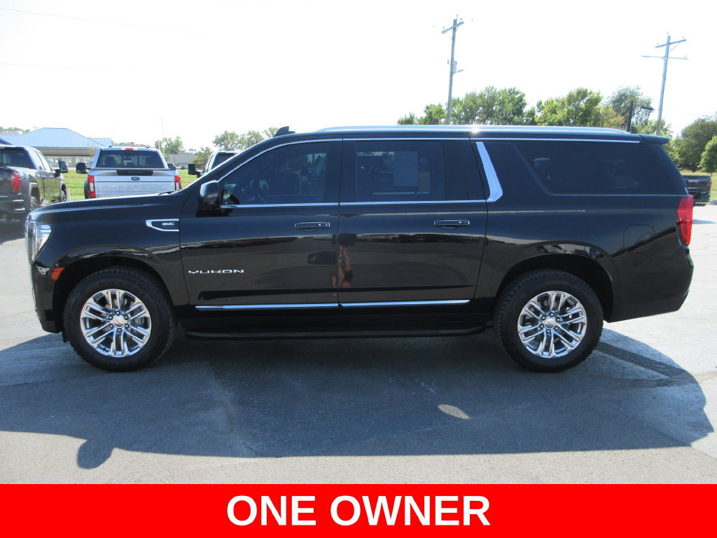 Certified 2022 GMC Yukon XL SLT w/ SLT Premium Package AWD/4WD image 10