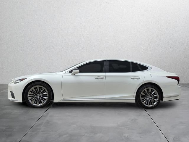Used 2022 Lexus LS 500 w/ Accessory Package (Z1) RWD image 2