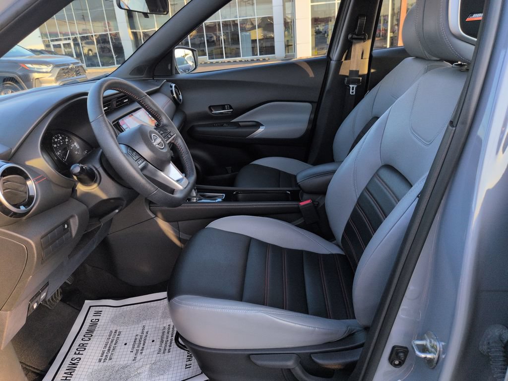 Used 2022 Nissan Kicks SR w/ Premium Package FWD image 9