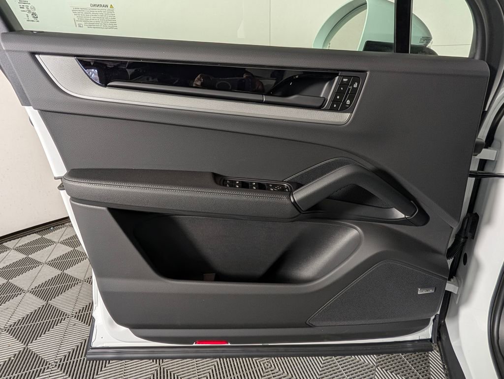 New 2026 Porsche Cayenne image 25