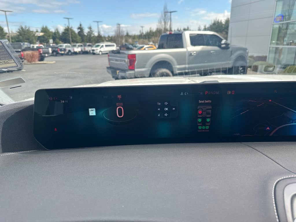 Used 2025 Ford Expedition Platinum image 15