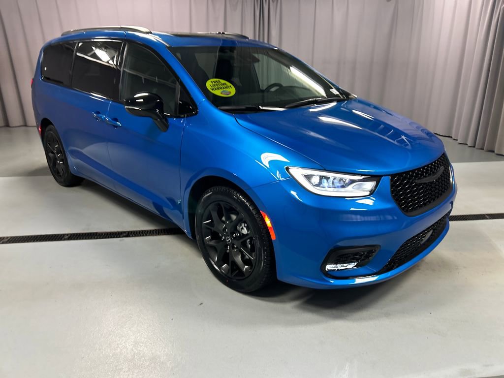 New 2026 Chrysler Pacifica Select w/ S Appearance Package FWD image 1
