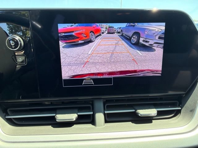 Used 2024 Chevrolet Trax RS w/ Sunroof Package FWD image 16