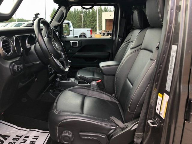 Used 2018 Jeep Wrangler Unlimited Sahara w/ Dual Top Group AWD/4WD image 8