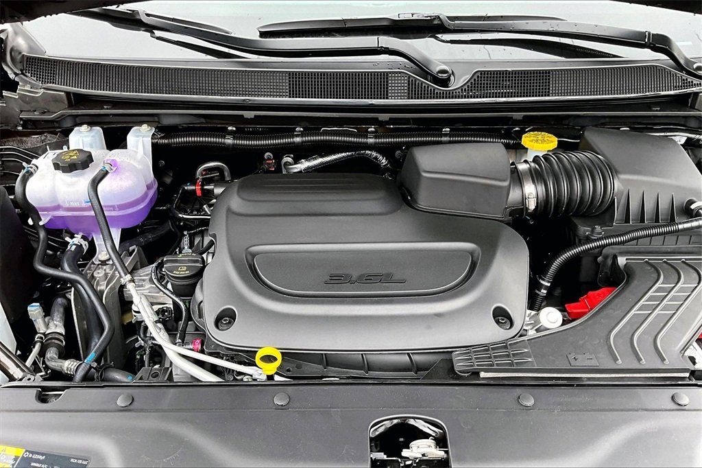 New 2026 Chrysler Pacifica Select image 11